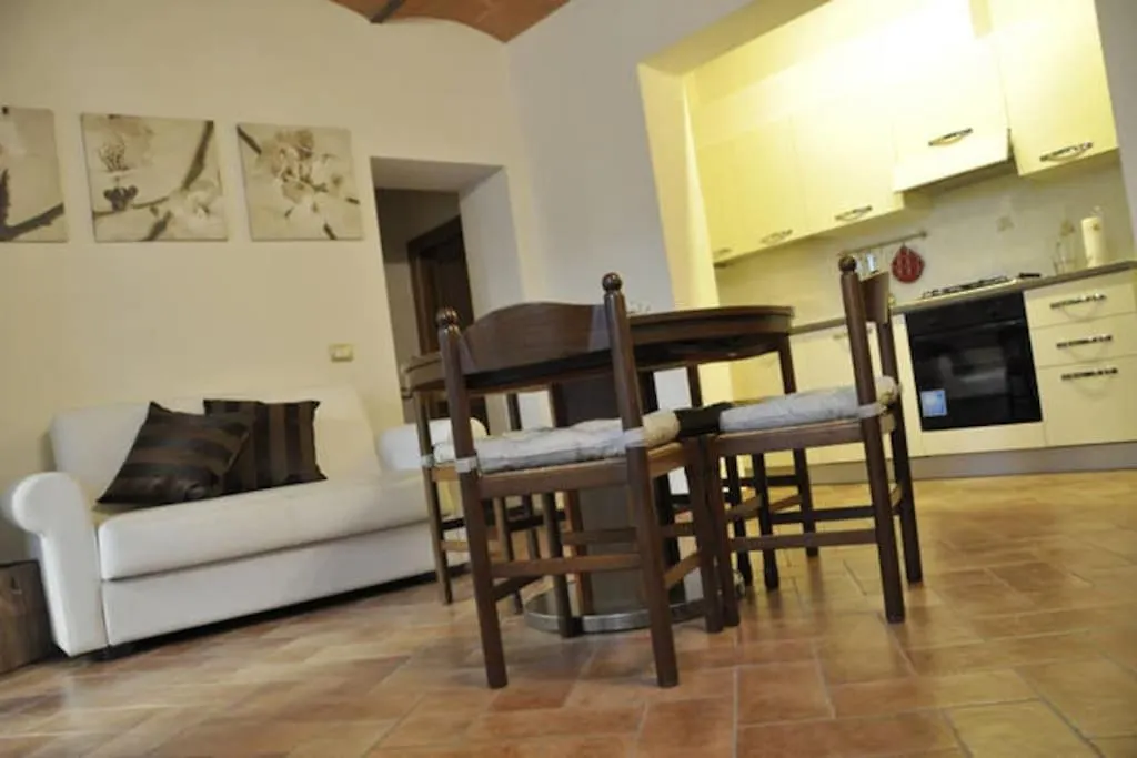 Casina Di Silvana Con Parcheggio San Gimignano 0*,  Italië